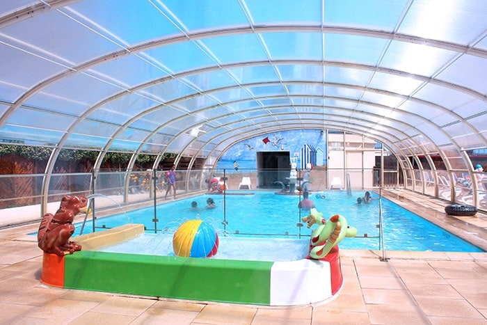 camping 5 étoiles piscine couverte Camping 5 étoiles piscine couverte