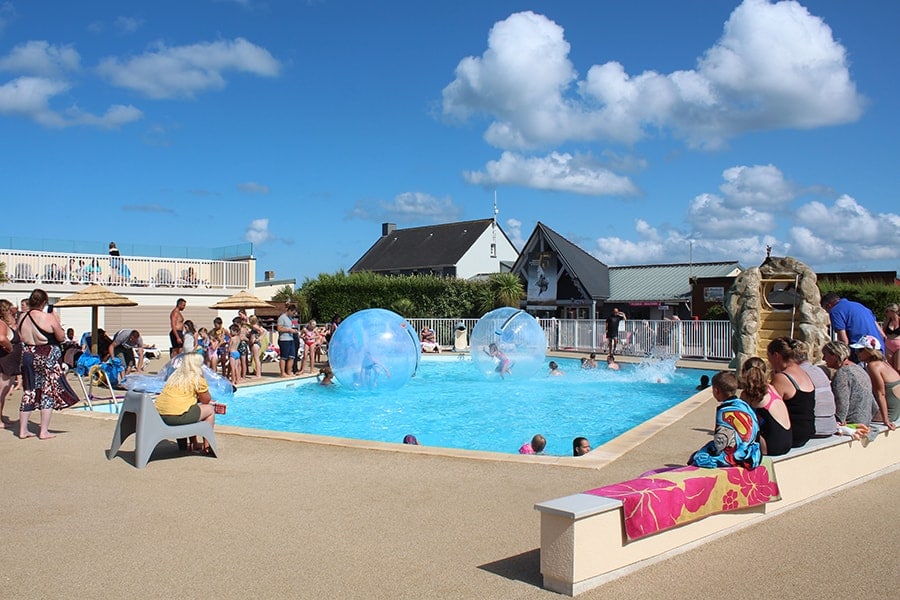 Camping Piscine extérieur aquabulles Cotentin biscuits cotentin