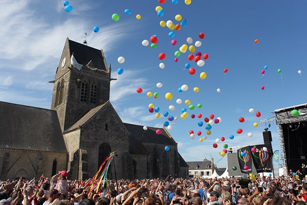 Dday Festival Sainte-mère-eglise port en cotentin