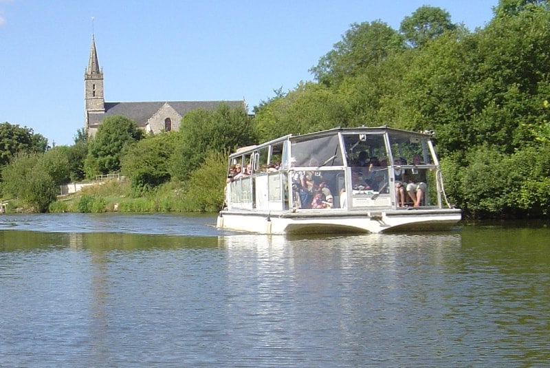 River walk boat liesville manche